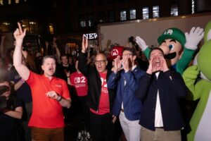 Nintendo Switch 2 draws hordes of...