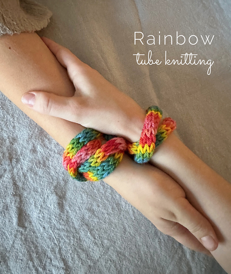 Rainbow tube knitting with a TP roll loom